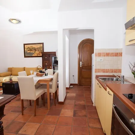 Linda Apartman Makarska