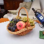 Linda * Μακάρσκα