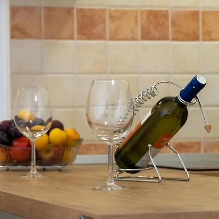 Linda * Μακάρσκα