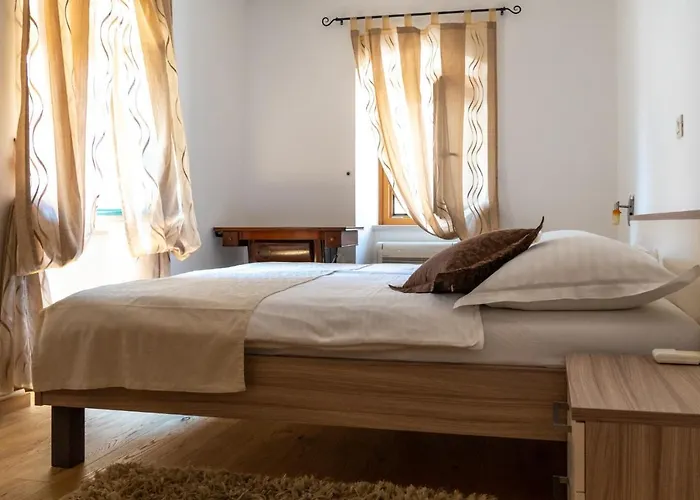 Linda * מאקרסקה